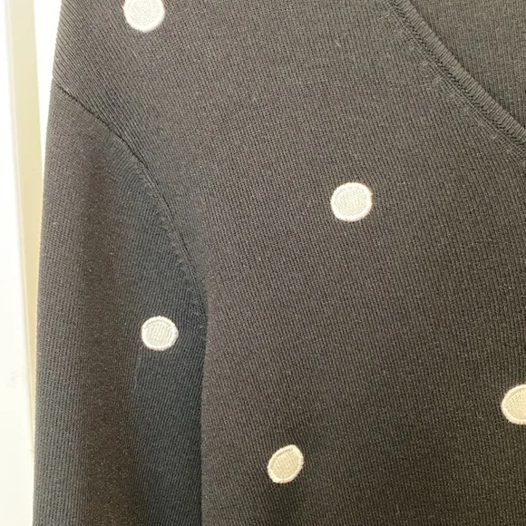 Evelyn & Arthur Black Sweater w/white polka dots‎ - Picture 3 of 6